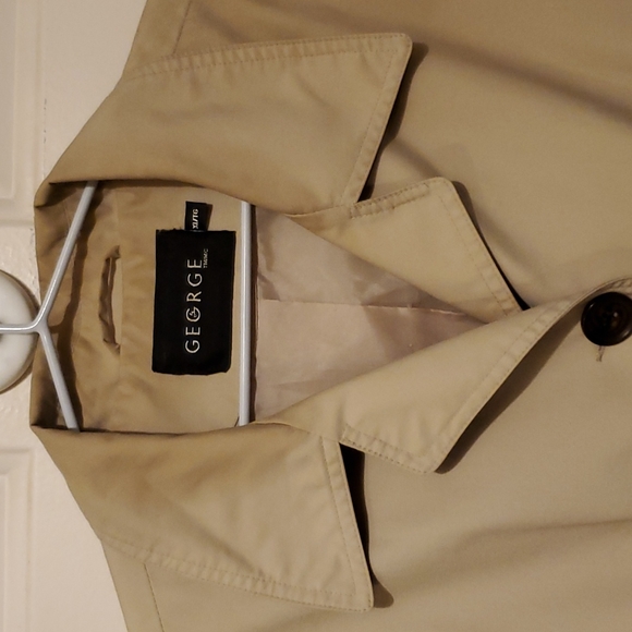 Tan Trench Coat - XL - Picture 5 of 13